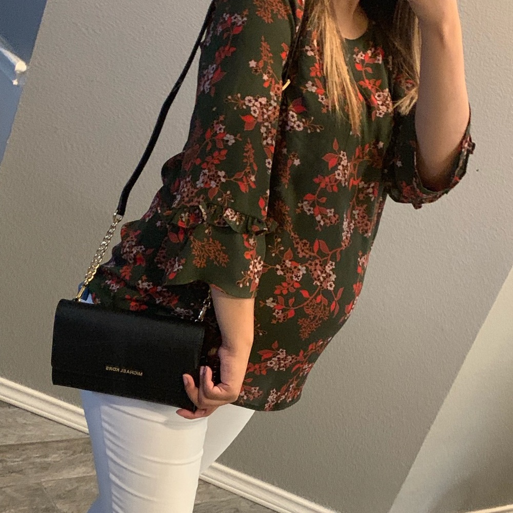 New MK black chain Crossbody & wallet inside 🖤 - Picture 4 of 4
